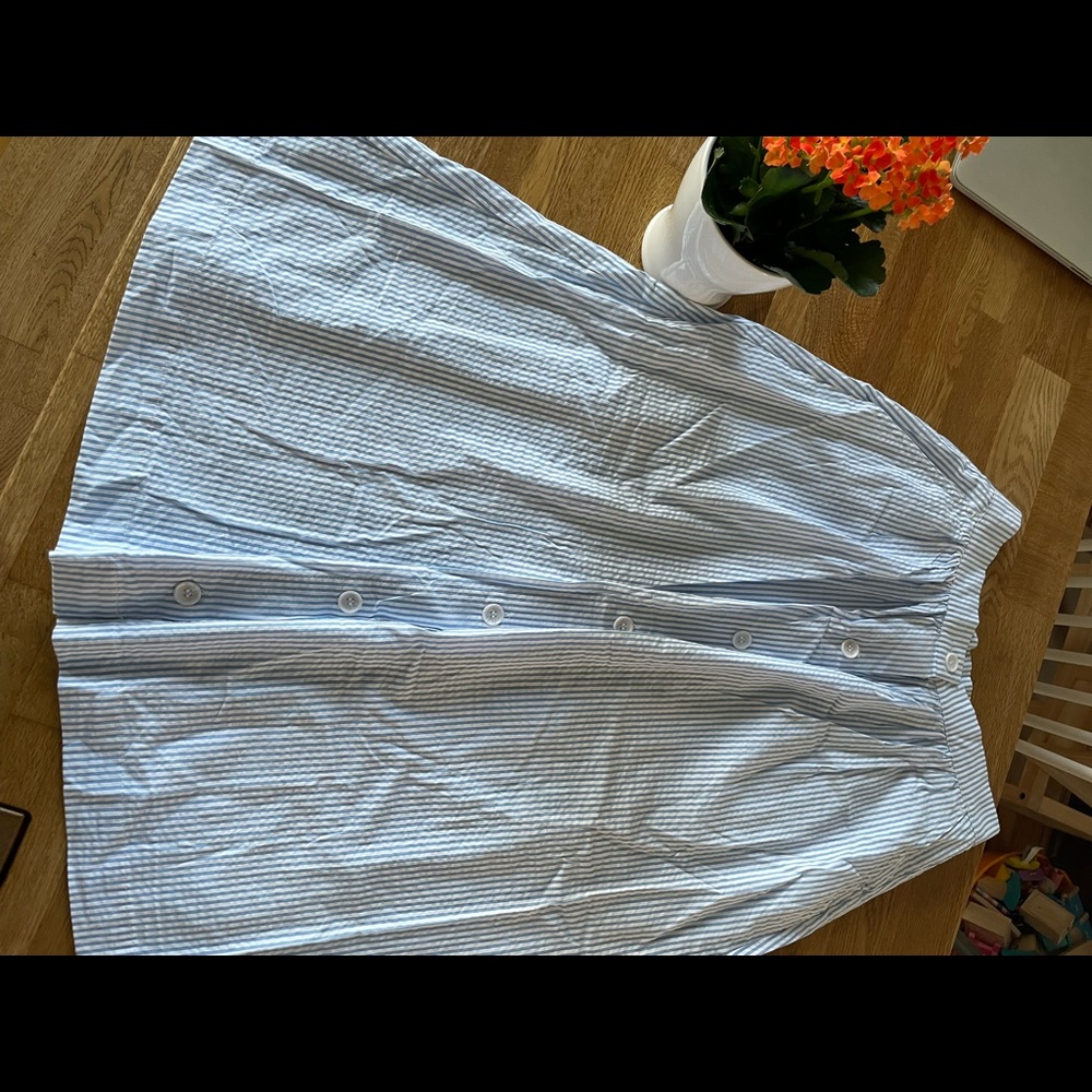 H&M High Waisted Blue & White Stripe Midi Skirt (Size 8)